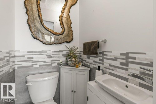 24 Jensen Gate, St. Albert, AB - Indoor Photo Showing Bathroom