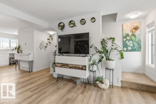 24 Jensen Gate, St. Albert, AB - Indoor