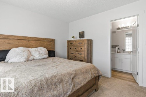 24 Jensen Gate, St. Albert, AB - Indoor Photo Showing Bedroom