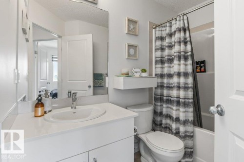 24 Jensen Gate, St. Albert, AB - Indoor Photo Showing Bathroom