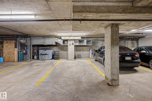 #203 8119 112 Av Nw, Edmonton, AB - Indoor Photo Showing Garage