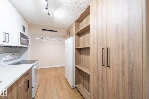 14 Amberly Court Nw, Edmonton, AB - Indoor Photo Showing Laundry Room