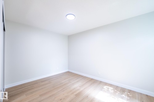 14 Amberly Court Nw, Edmonton, AB - Indoor Photo Showing Other Room