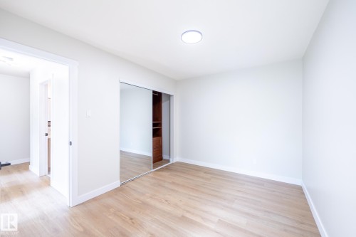 14 Amberly Court Nw, Edmonton, AB - Indoor Photo Showing Other Room