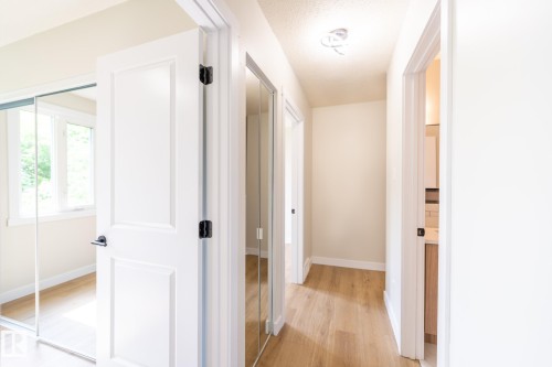 14 Amberly Court Nw, Edmonton, AB - Indoor Photo Showing Other Room