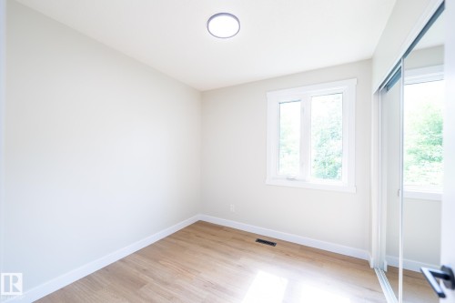 14 Amberly Court Nw, Edmonton, AB - Indoor Photo Showing Other Room