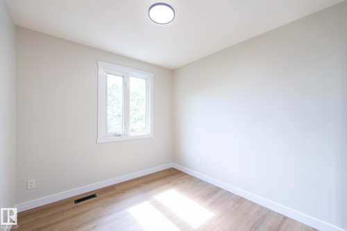 14 Amberly Court Nw, Edmonton, AB - Indoor Photo Showing Other Room