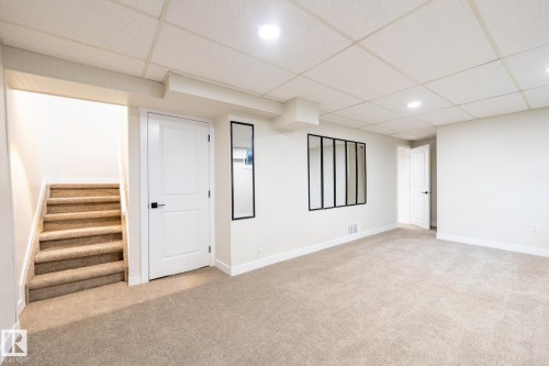 14 Amberly Court Nw, Edmonton, AB - Indoor Photo Showing Other Room