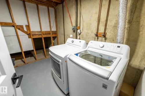 14 Amberly Court Nw, Edmonton, AB - Indoor Photo Showing Laundry Room