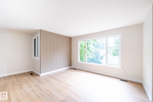 14 Amberly Court Nw, Edmonton, AB - Indoor Photo Showing Other Room