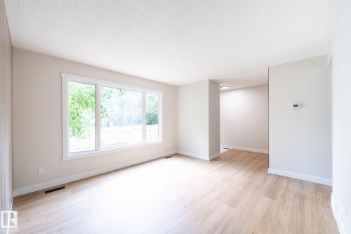 14 Amberly Court Nw, Edmonton, AB - Indoor Photo Showing Other Room
