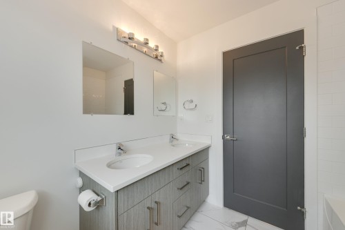 13112 90 Street Nw, Edmonton, AB - Indoor Photo Showing Bathroom