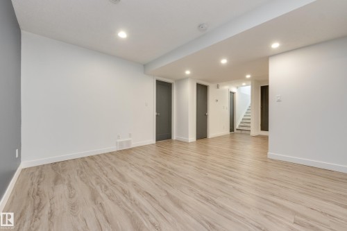 13112 90 Street Nw, Edmonton, AB - Indoor Photo Showing Other Room