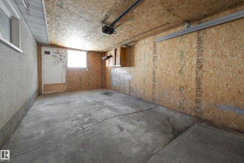 13112 90 Street Nw, Edmonton, AB - Indoor