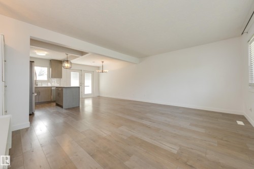 13112 90 Street Nw, Edmonton, AB - Indoor