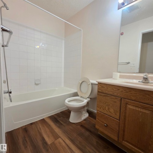#201 17467 98A Av Nw, Edmonton, AB - Indoor Photo Showing Bathroom