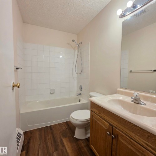 #201 17467 98A Av Nw, Edmonton, AB - Indoor Photo Showing Bathroom