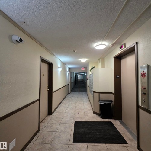 #201 17467 98A Av Nw, Edmonton, AB - Indoor Photo Showing Other Room
