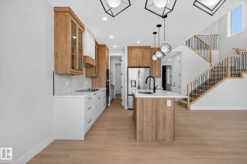 4272 Charles Close Sw, Edmonton, AB - Indoor Photo Showing Kitchen With Upgraded Kitchen