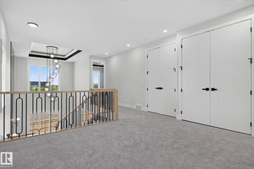 4272 Charles Close Sw, Edmonton, AB - Indoor Photo Showing Other Room
