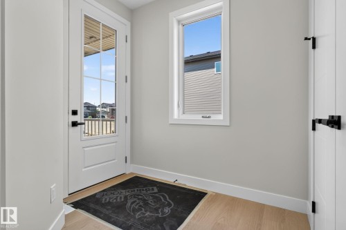 4272 Charles Close Sw, Edmonton, AB - Indoor Photo Showing Other Room