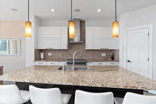 5811 Mullen Place Nw, Edmonton, AB - Indoor Photo Showing Kitchen With Double Sink With Upgraded Kitchen