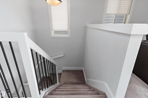 5811 Mullen Place Nw, Edmonton, AB - Indoor Photo Showing Other Room