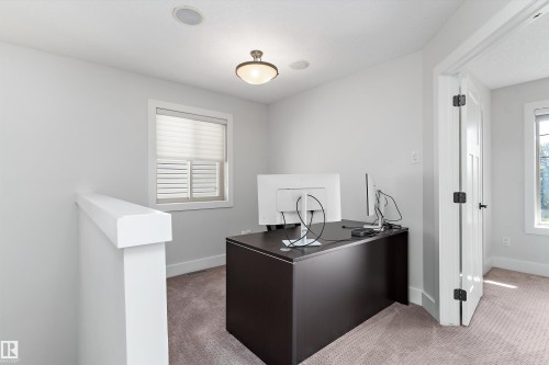 5811 Mullen Place Nw, Edmonton, AB - Indoor Photo Showing Other Room