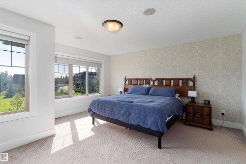 5811 Mullen Place Nw, Edmonton, AB - Indoor Photo Showing Bedroom