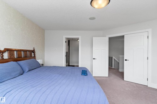 5811 Mullen Place Nw, Edmonton, AB - Indoor Photo Showing Bedroom