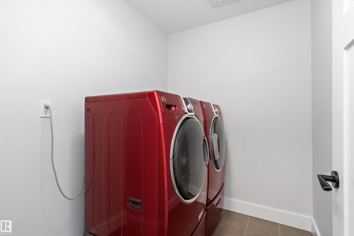 5811 Mullen Place Nw, Edmonton, AB - Indoor Photo Showing Laundry Room