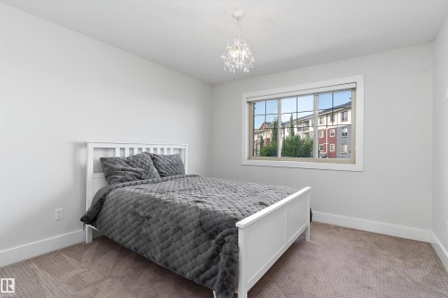 5811 Mullen Place Nw, Edmonton, AB - Indoor Photo Showing Bedroom