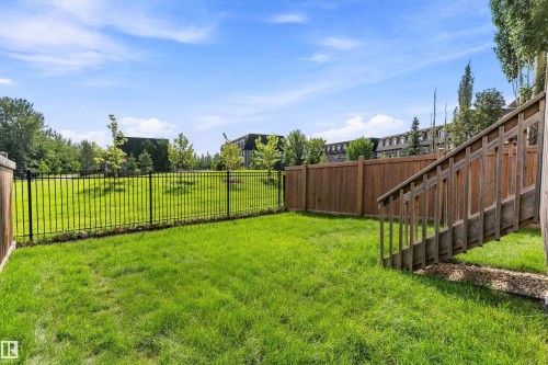 5811 Mullen Place Nw, Edmonton, AB - Outdoor