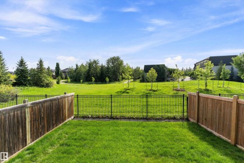 5811 Mullen Place Nw, Edmonton, AB - Outdoor
