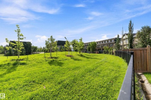 5811 Mullen Place Nw, Edmonton, AB - Outdoor