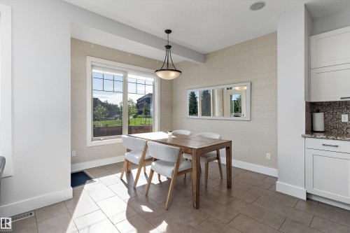 5811 Mullen Place Nw, Edmonton, AB - Indoor Photo Showing Dining Room