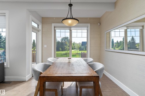 5811 Mullen Place Nw, Edmonton, AB - Indoor Photo Showing Dining Room