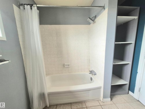 3801 33 Avenue, Leduc, AB - Indoor Photo Showing Bathroom