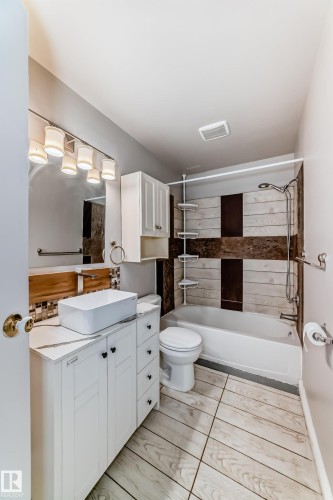 2508 50 Street Nw, Edmonton, AB - Indoor Photo Showing Bathroom
