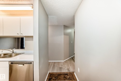 2508 50 Street Nw, Edmonton, AB - Indoor