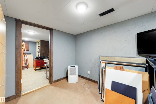 12220 109 Avenue Nw, Edmonton, AB - Indoor Photo Showing Other Room