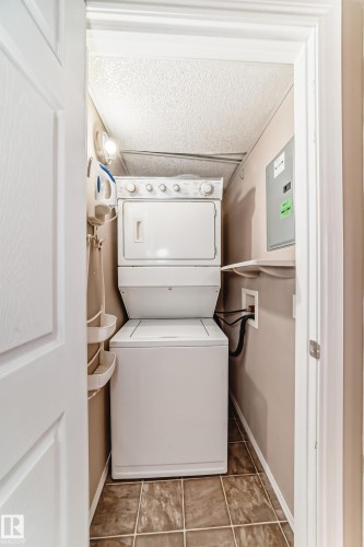 #48 150 Edwards Dr Sw, Edmonton, AB - Indoor Photo Showing Laundry Room