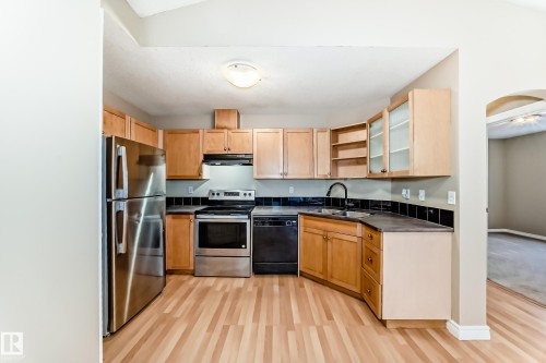 #48 150 Edwards Dr Sw, Edmonton, AB - Indoor Photo Showing Kitchen