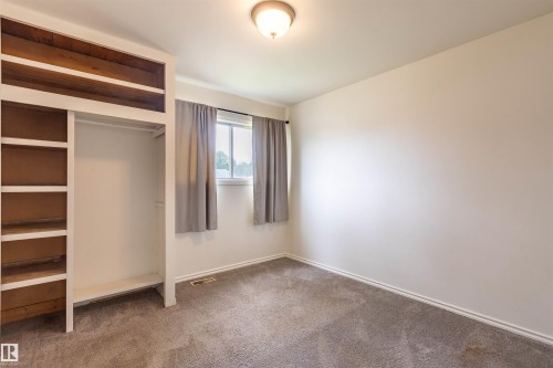 10013 98 Avenue, Morinville, AB - Indoor Photo Showing Other Room