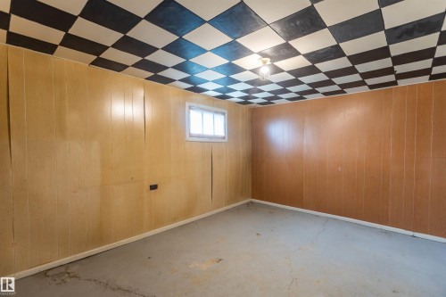 10013 98 Avenue, Morinville, AB - Indoor Photo Showing Other Room