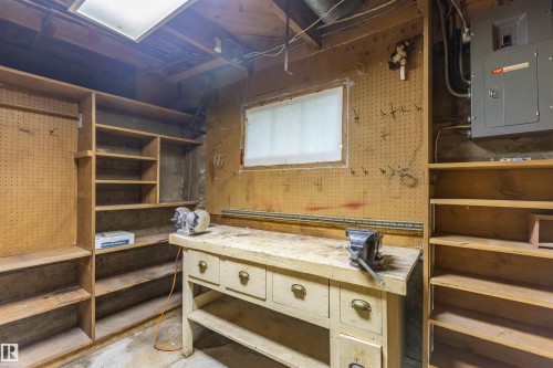 10013 98 Avenue, Morinville, AB - Indoor