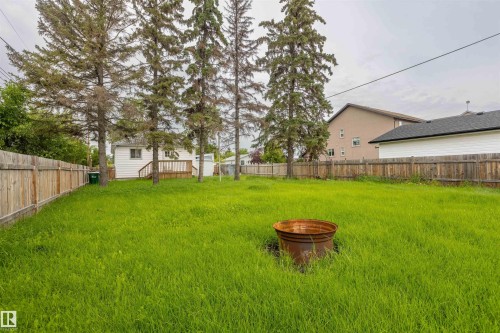 10013 98 Avenue, Morinville, AB - Outdoor With Backyard