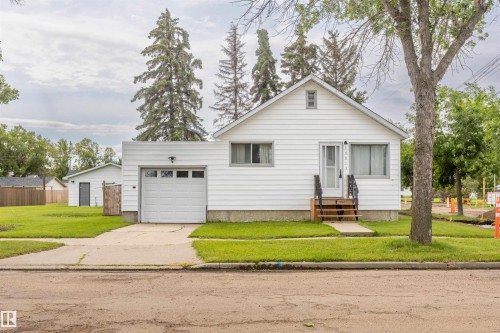 10013 98 Avenue, Morinville, AB - Outdoor