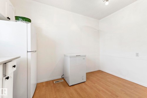 3122 142 Avenue Nw, Edmonton, AB - Indoor Photo Showing Other Room
