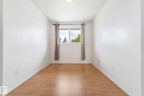 3122 142 Avenue Nw, Edmonton, AB - Indoor Photo Showing Other Room